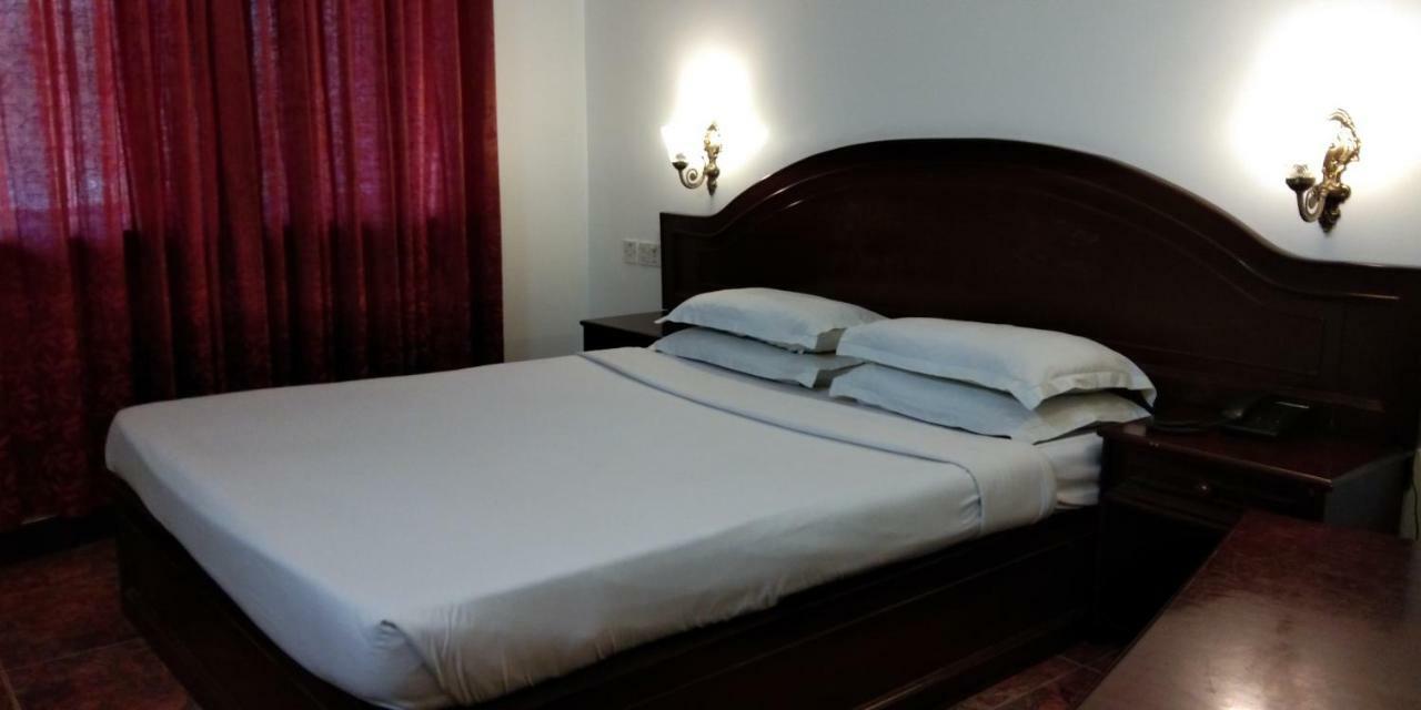 Hotel Residency Park Мангалор Екстериор снимка