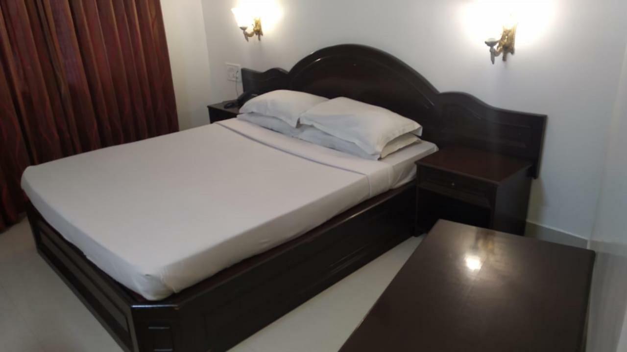 Hotel Residency Park Мангалор Екстериор снимка